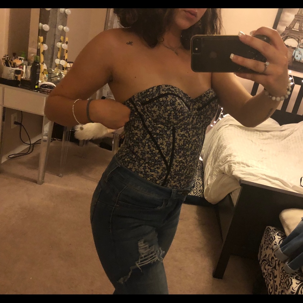 Jessica Simpson corset